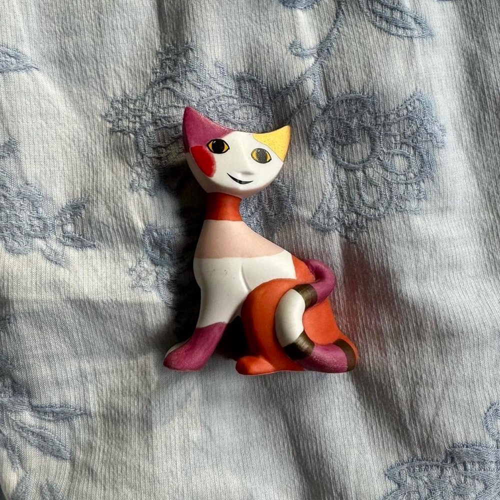 Small Rare Cat Figurine Handcrafted by Austrian Artist Rosina Wachtmeister